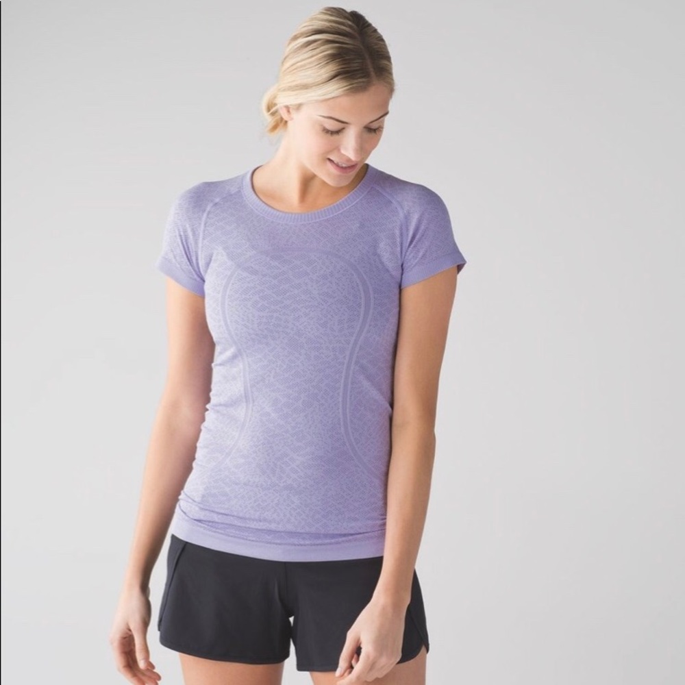 Lululemon Swiftly Tech Short Sleeve Crew size 6